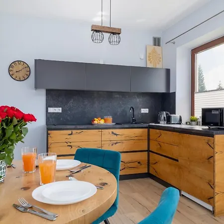 Cozy In Near Tatra National Park By Renters شقة مورزاسيخله